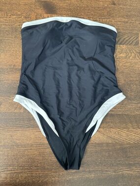 Abercrombie & Fitch Black and White One-Piece Swimsuit